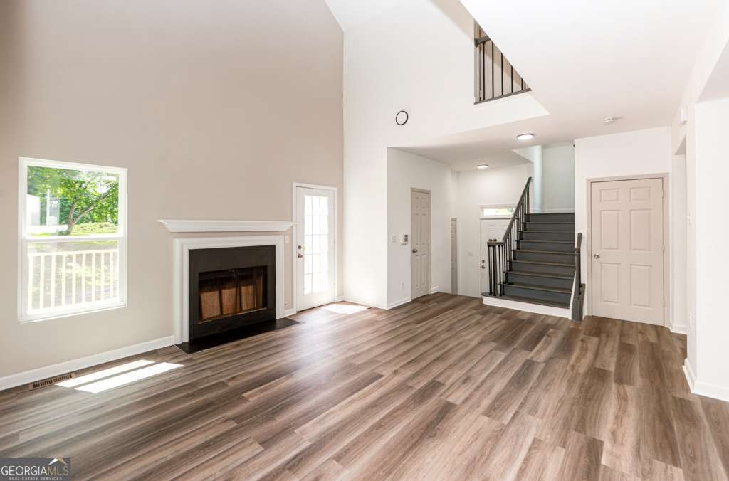 51 Nesbit PL
