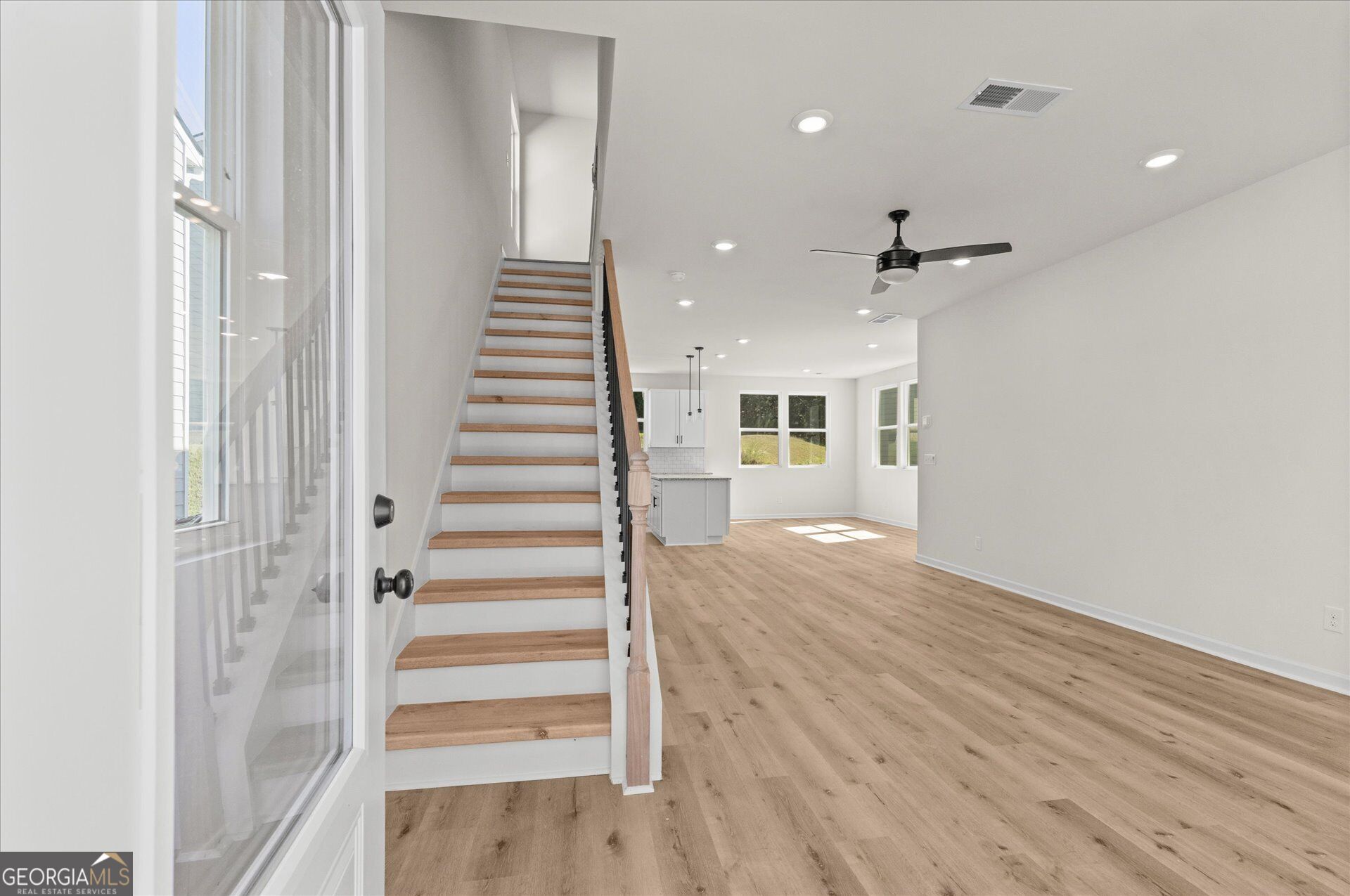 352 Jada LN