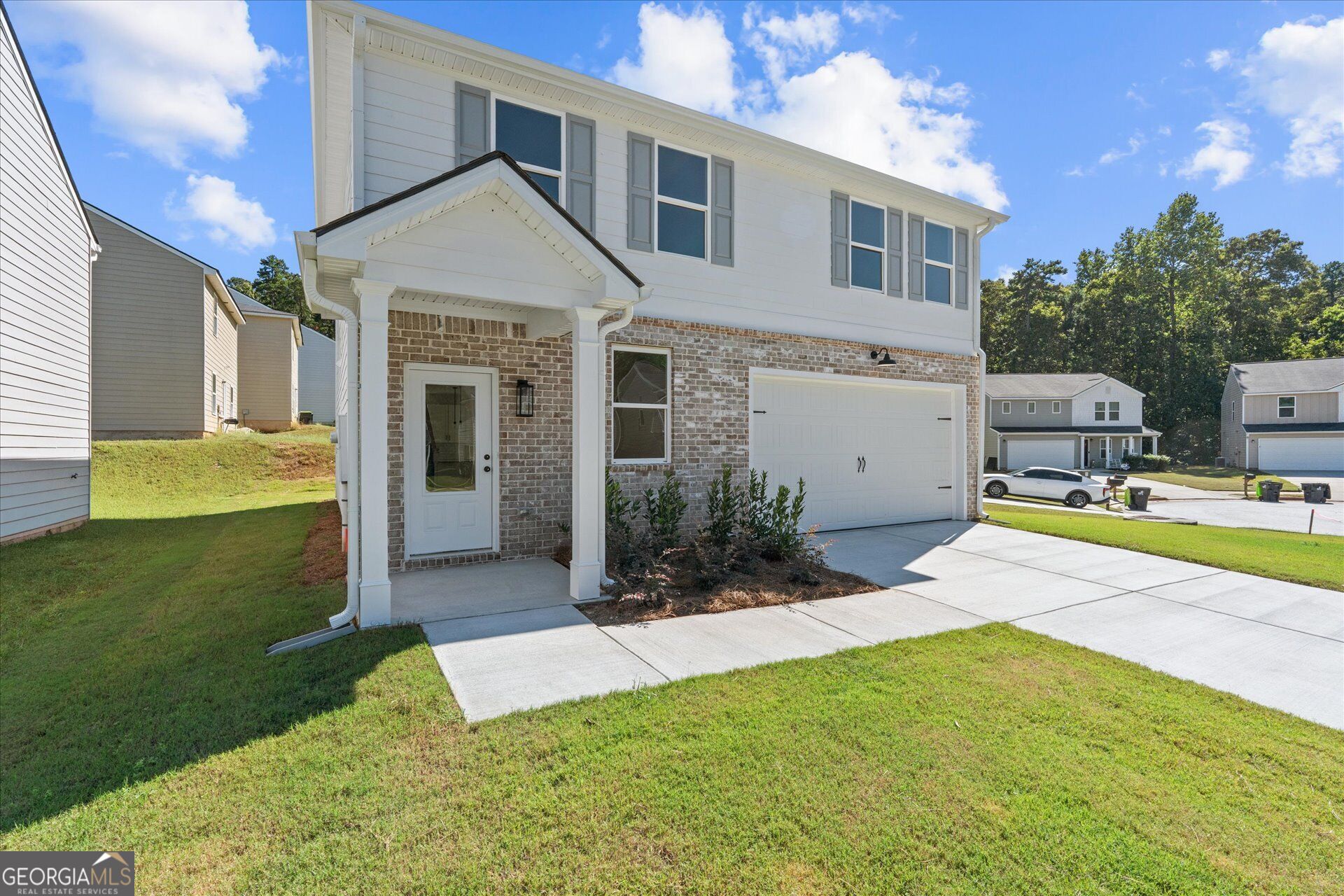 352 Jada LN