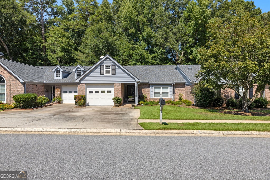 Photo of 14 Dover Trail, Peachtree City, GA 30269 (MLS # 10847739)