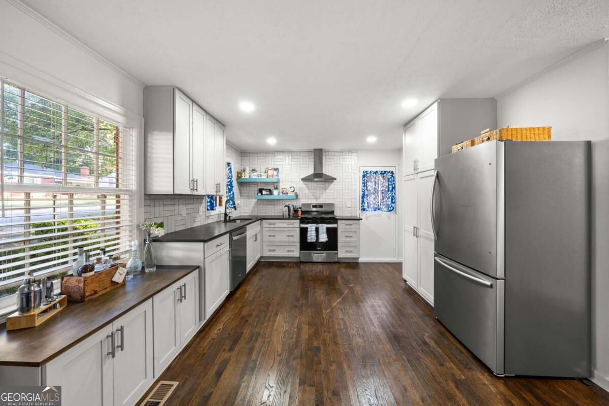 460 Deckner AVE SW