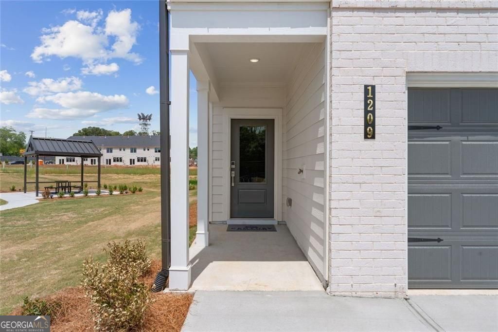 1331 Farmers LOOP