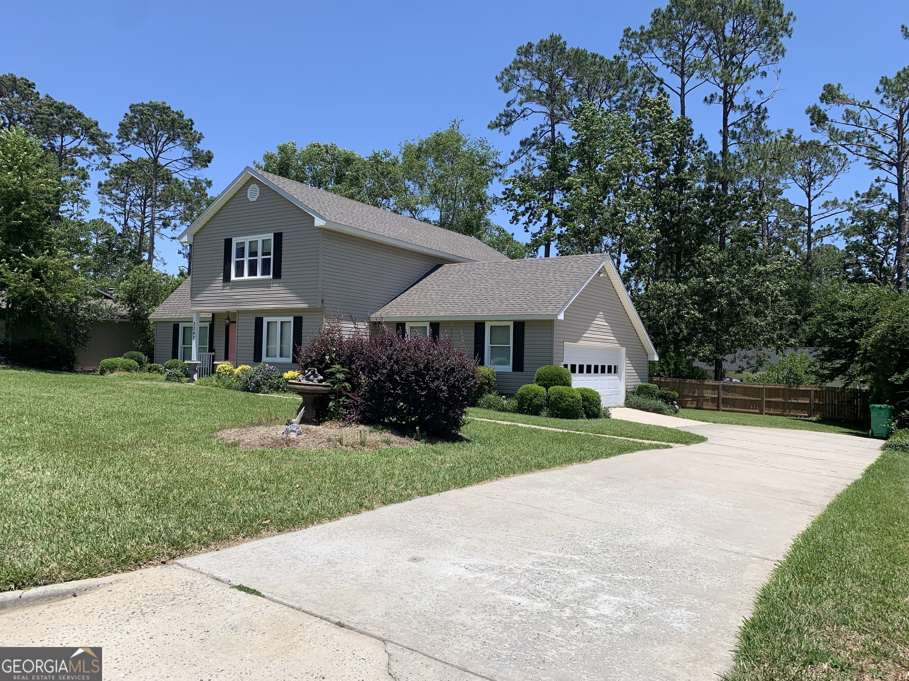 2242 Oakgrove Circle