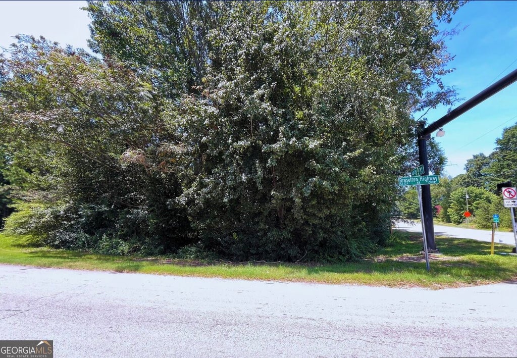 Photo of 1182 Braselton Highway, Lawrenceville, GA 30043 (MLS # 10872050)