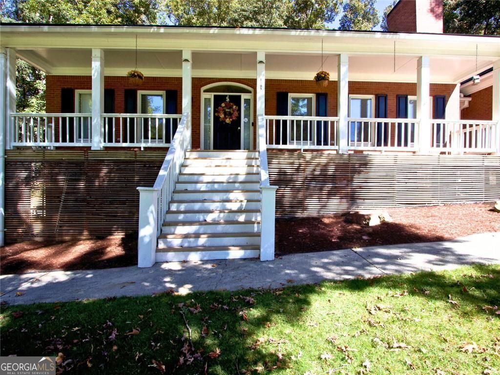 1305 Fontainebleau CT NE