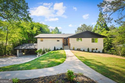 Photo of 1679 Oak Lane NE, Atlanta, GA 30329 (MLS # 10739288)