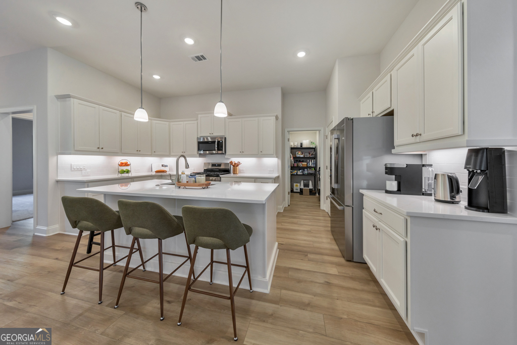 1243 Cedarcrest BLVD