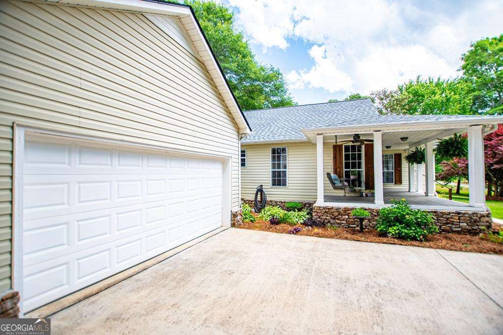2 Pine Hill DR
