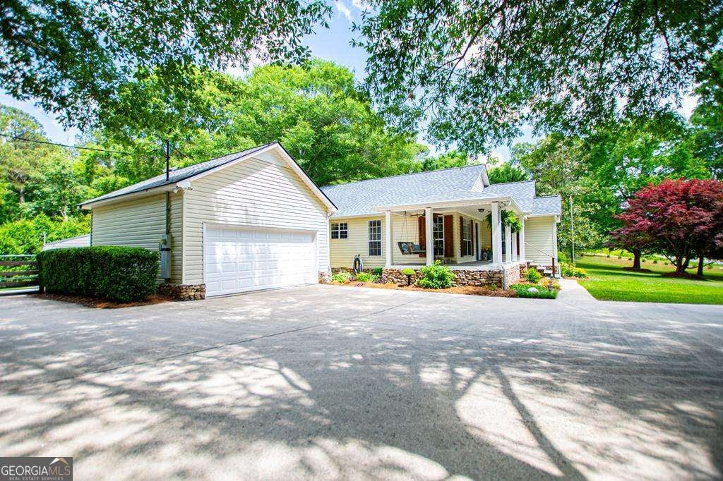 2 Pine Hill DR