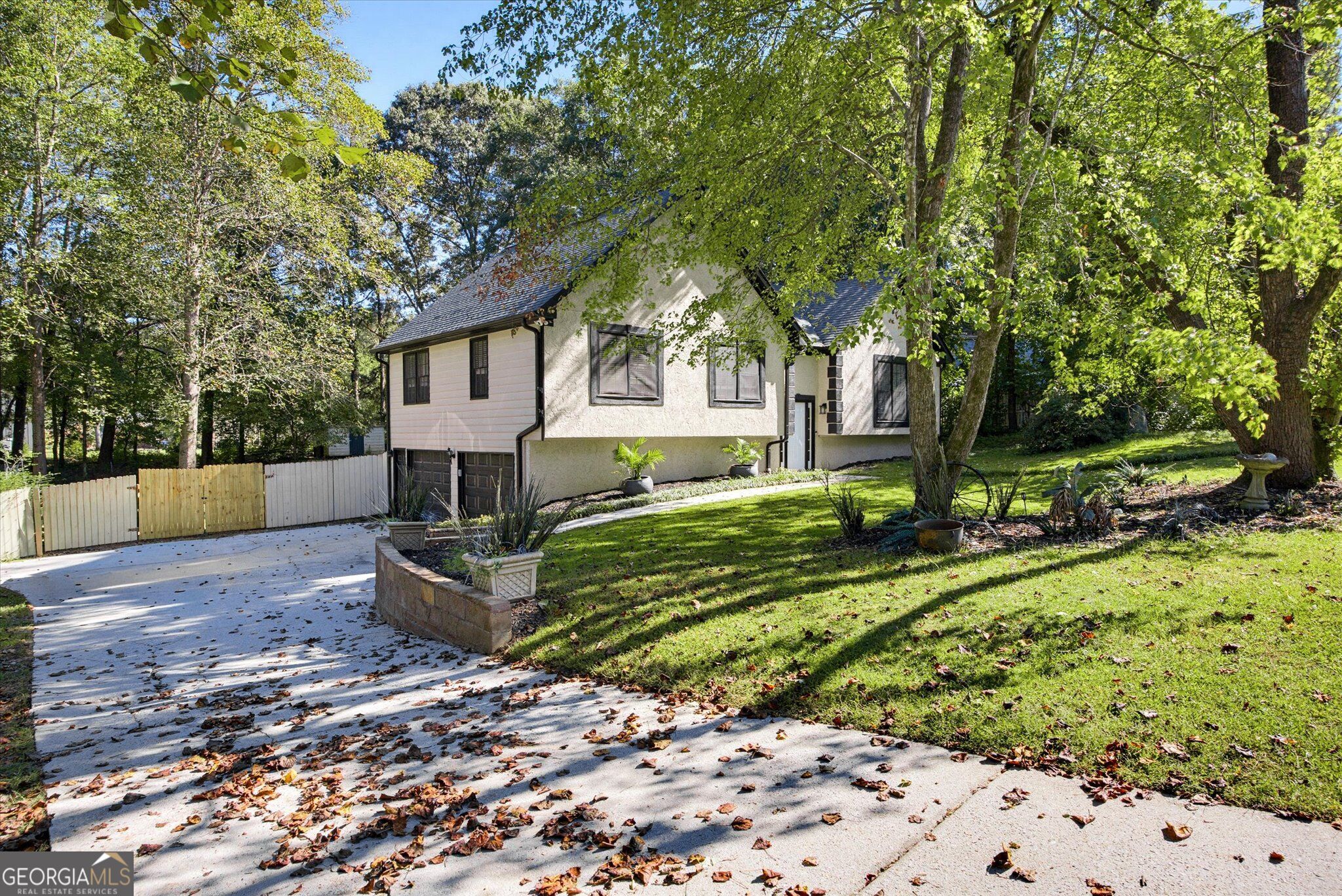 1749 Charrington WAY