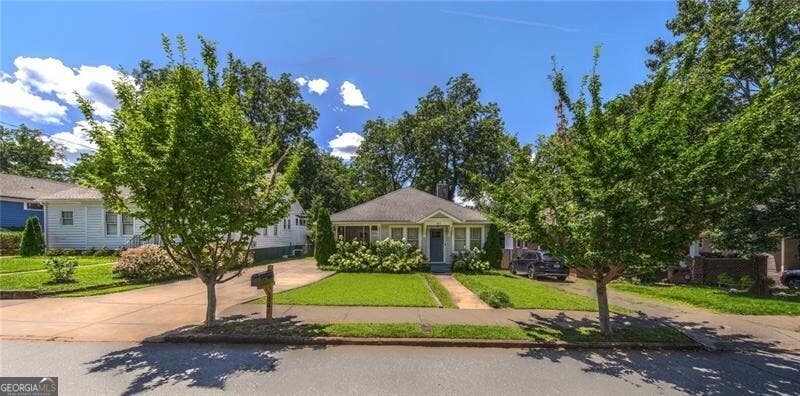 Photo of 262 Murray Hill Avenue NE, Atlanta, GA 30317 (MLS # 10809941)