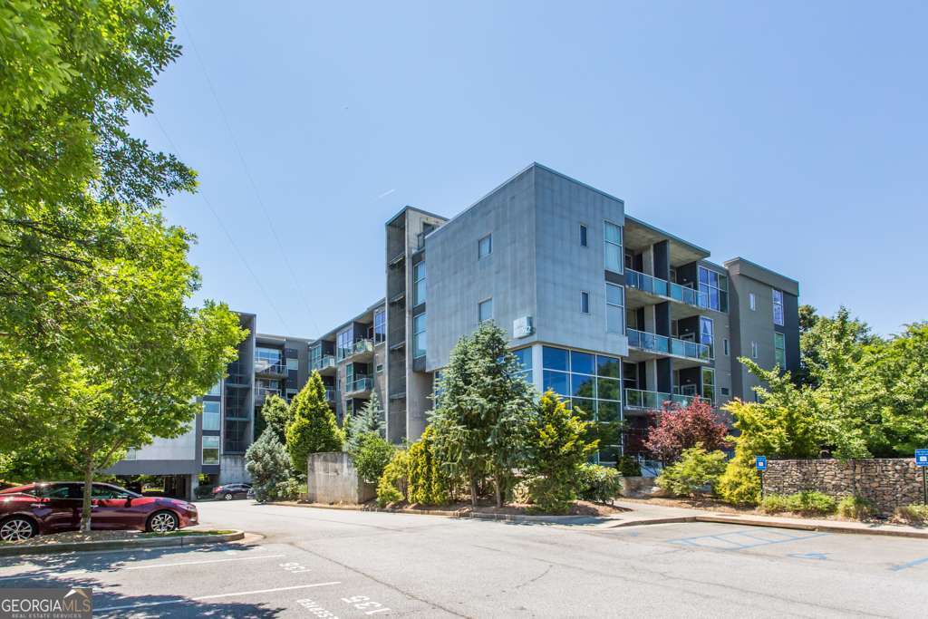 130 Arizona AVE NE 302
