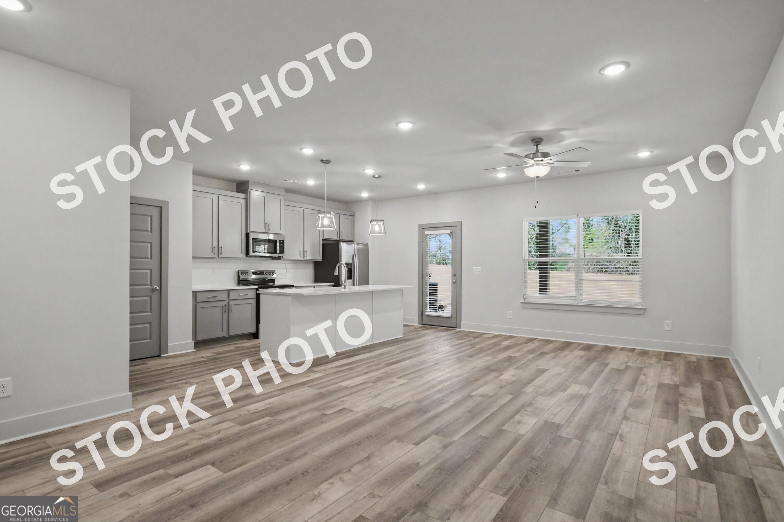 4377 Fern River BND 37