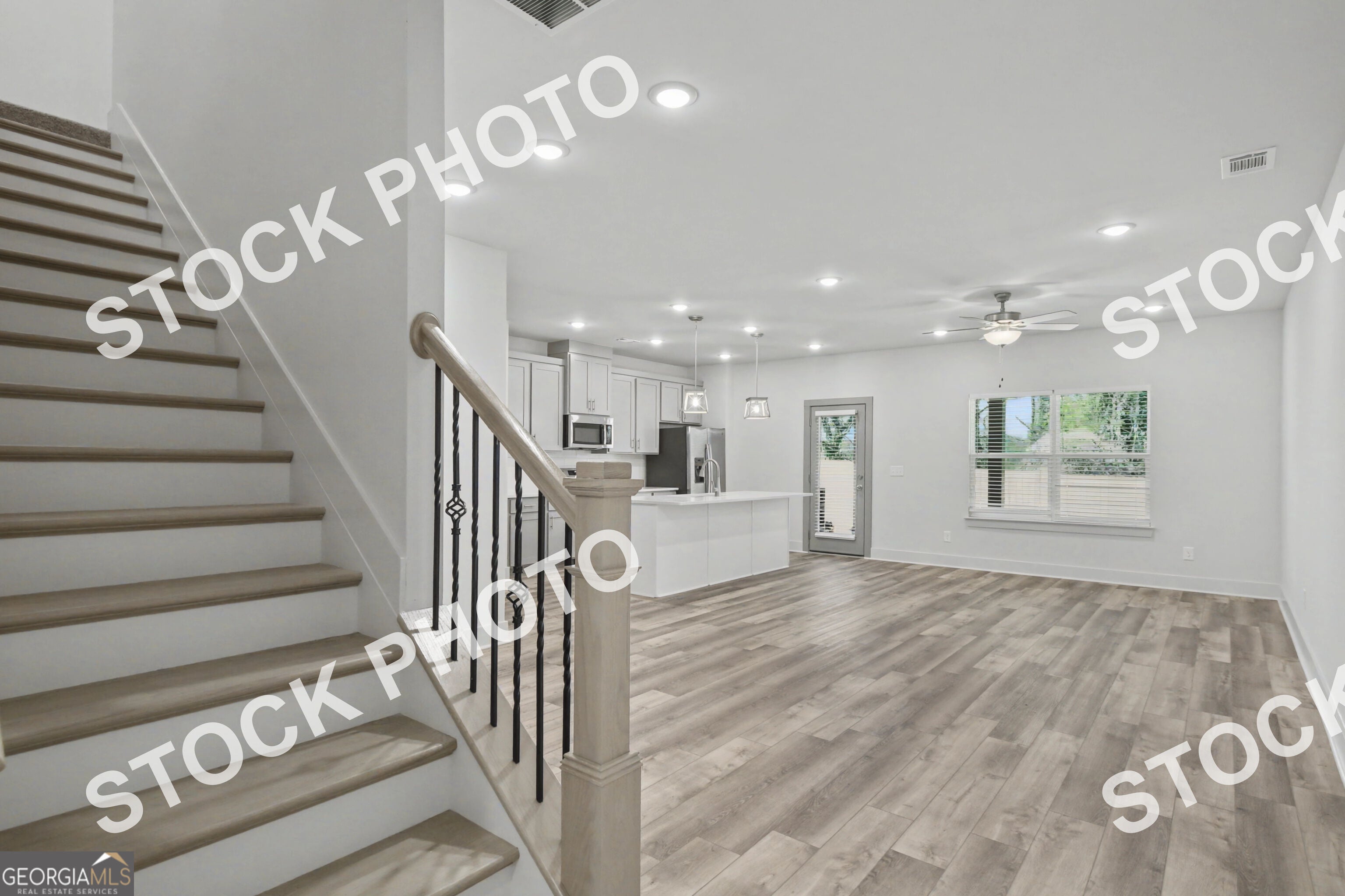 4377 Fern River BND 37