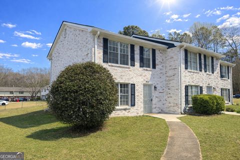 Photo of 8515 Pineland Drive, Jonesboro, GA 30238 (MLS # 10698207)