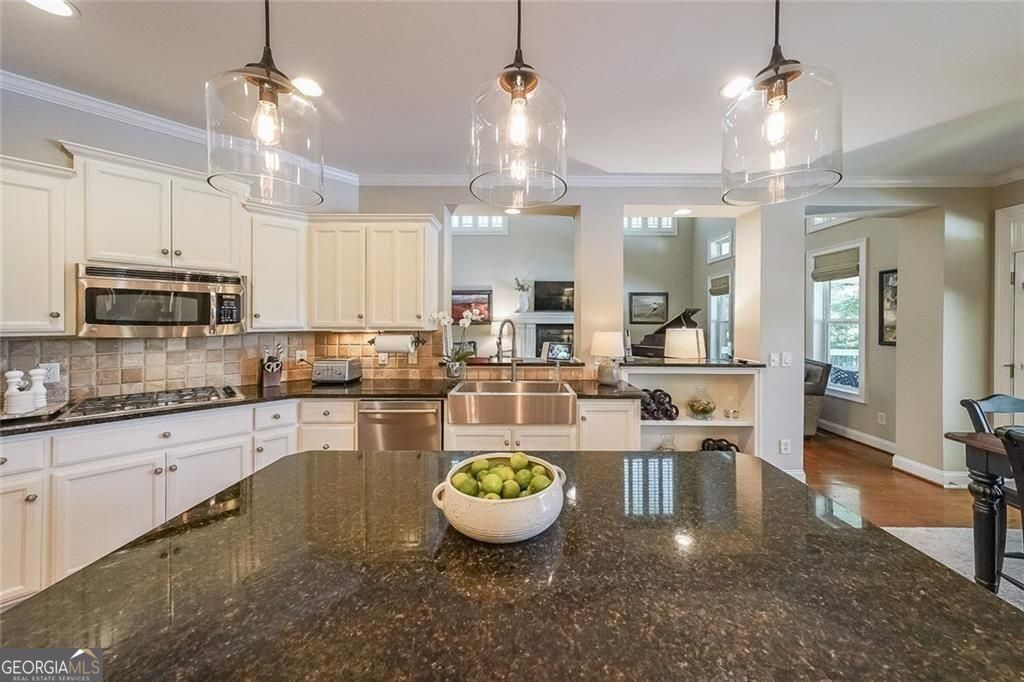 285 Peninsula CIR