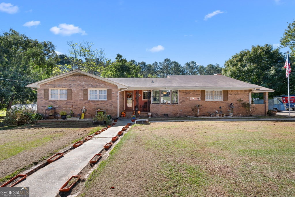 Photo of 226 Fay Street, Jackson, GA 30233 (MLS # 10880759)