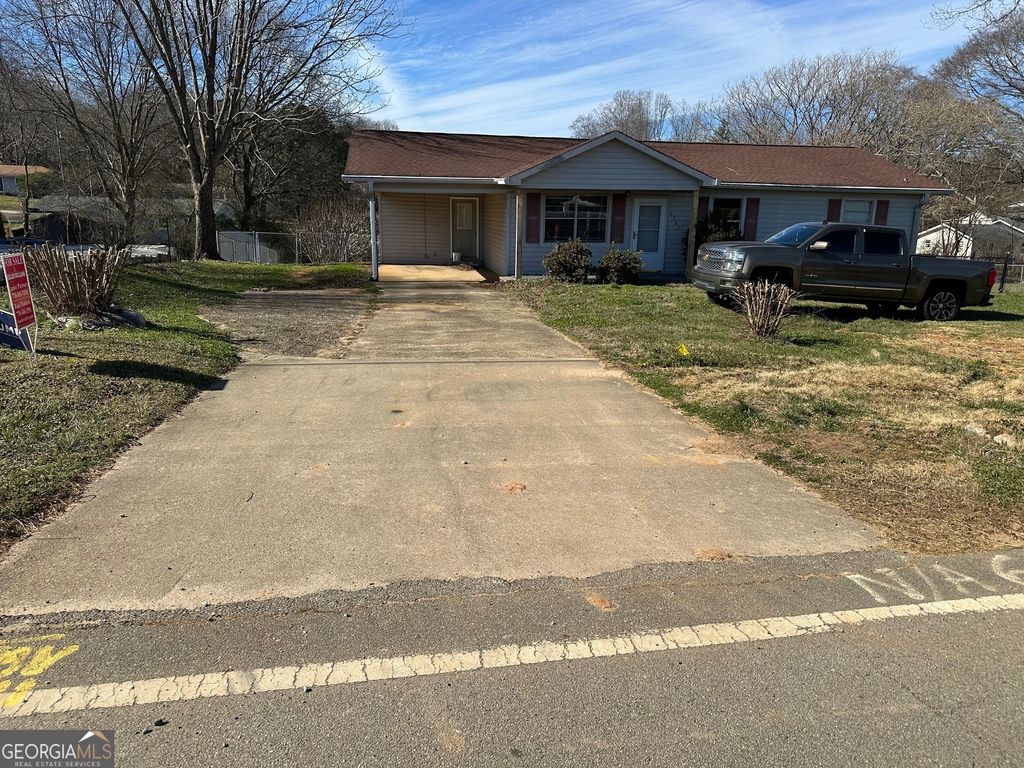 Photo of 2741 Fran Mar Drive, Gainesville, GA 30506 (MLS # 10675990)