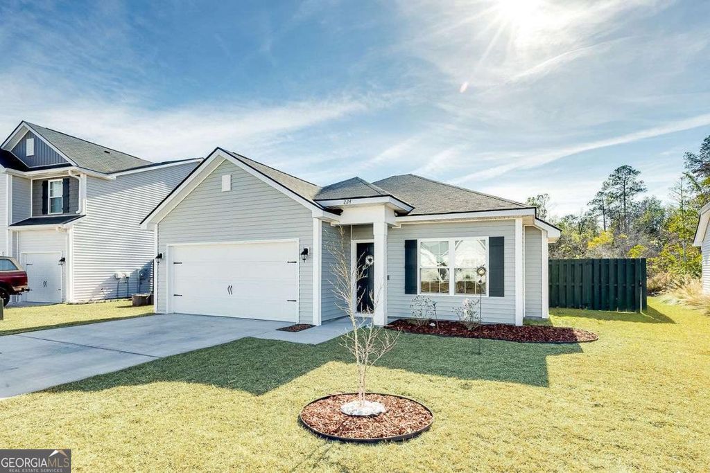 Photo of 224 Brightleaf Circle, Hinesville, GA 31313 (MLS # 10682102)