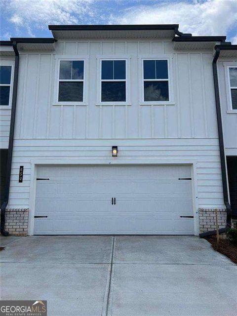 Photo of 420 Point Place Dr, Loganville, GA 30052 (MLS # 10675690)