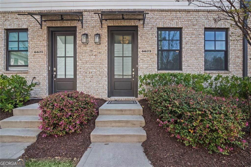 Photo of 6623 Beacon Drive, Sandy Springs, GA 30328 (MLS # 10718146)