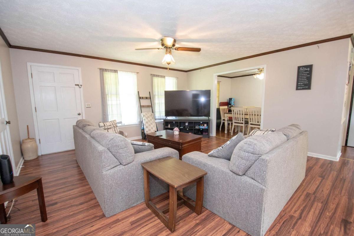 128 Robinhood DR