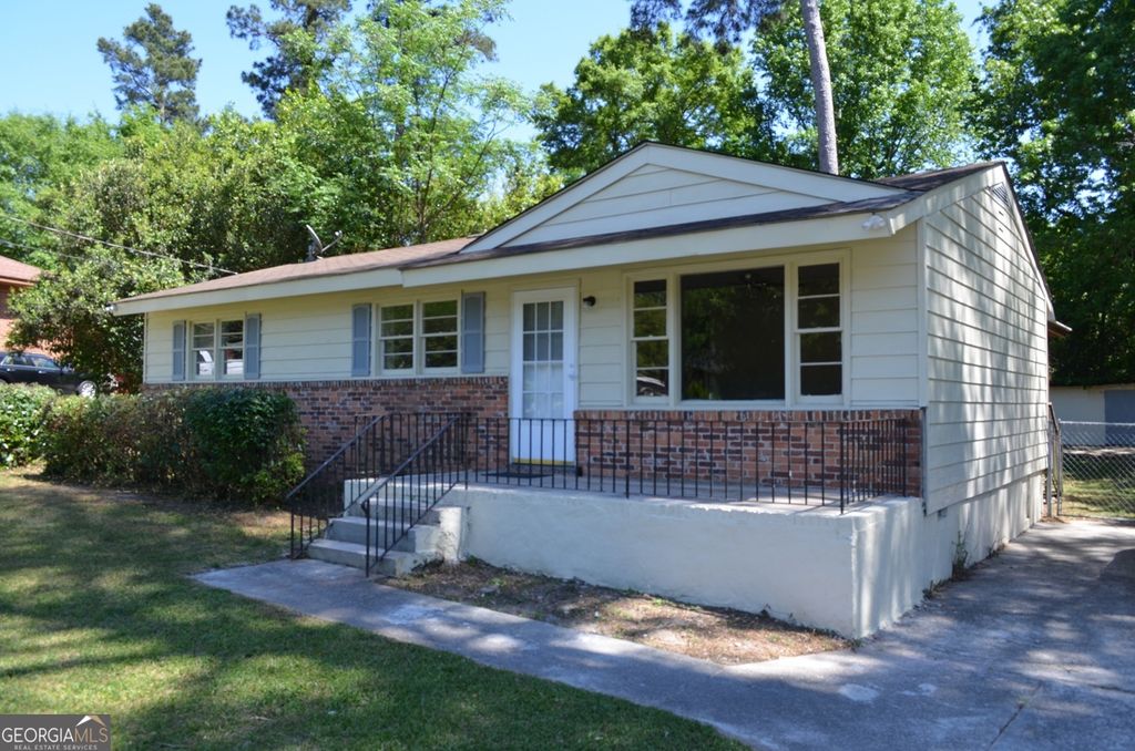 Photo of 1524 Cambridge Drive, Macon, GA 31206 (MLS # 10740535)