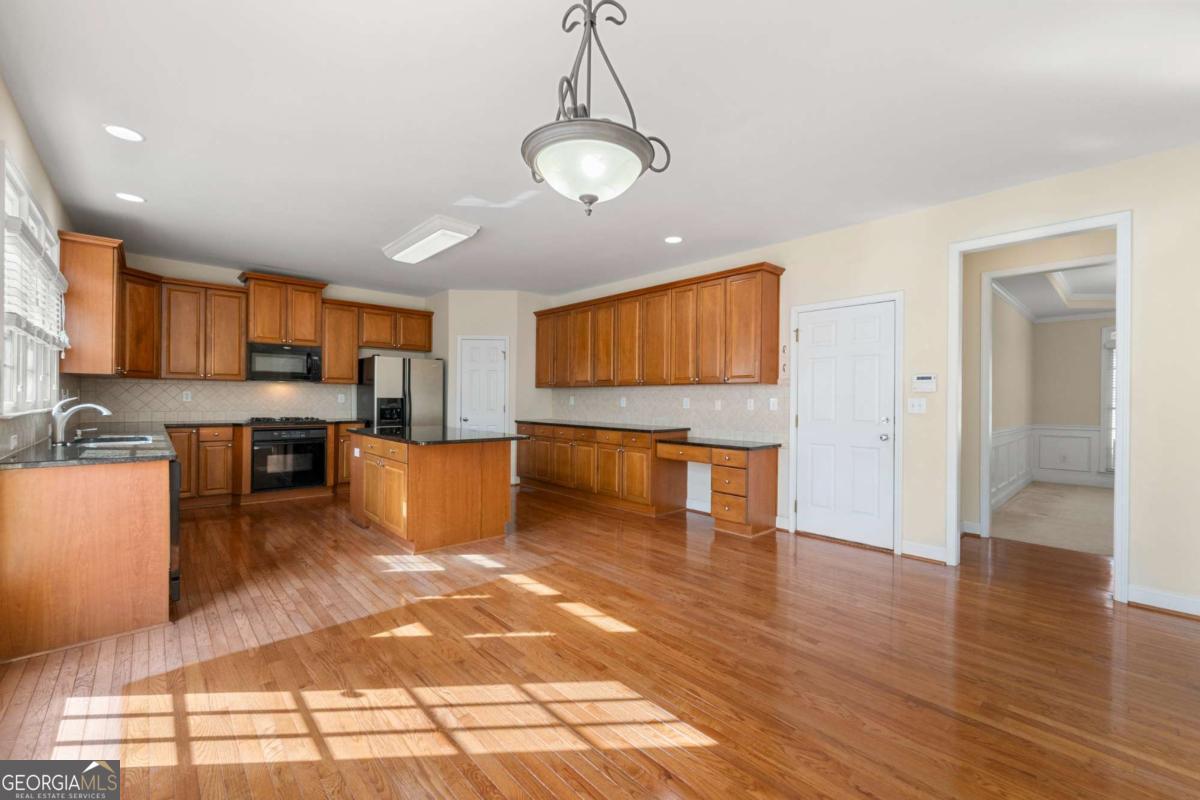 Lakefield Manner - Residential