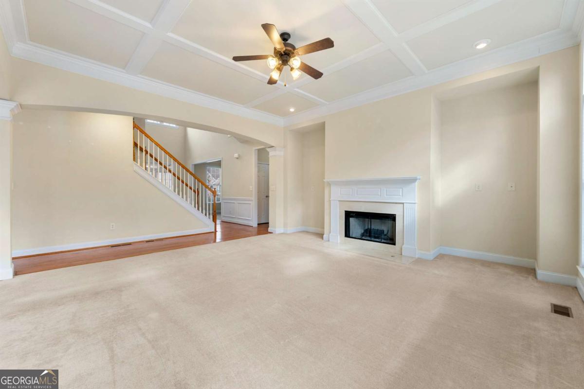 Lakefield Manner - Residential