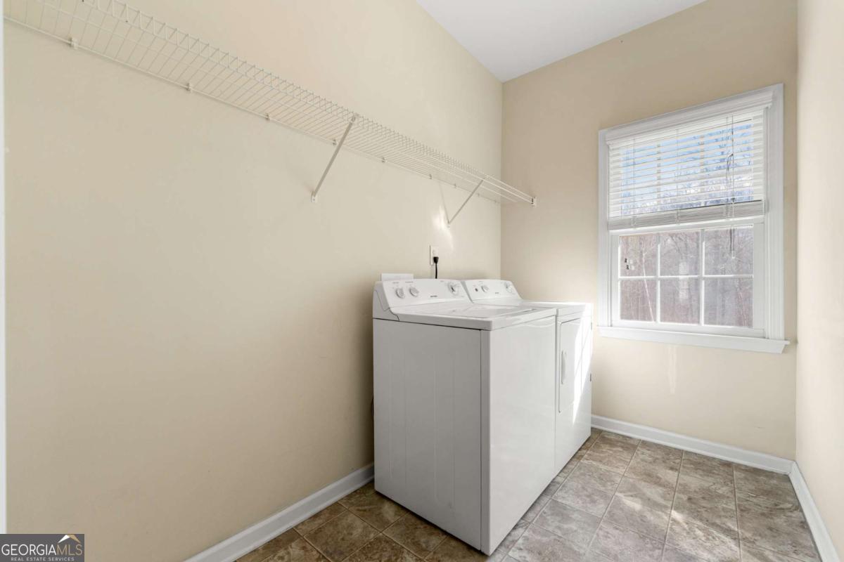 Lakefield Manner - Residential