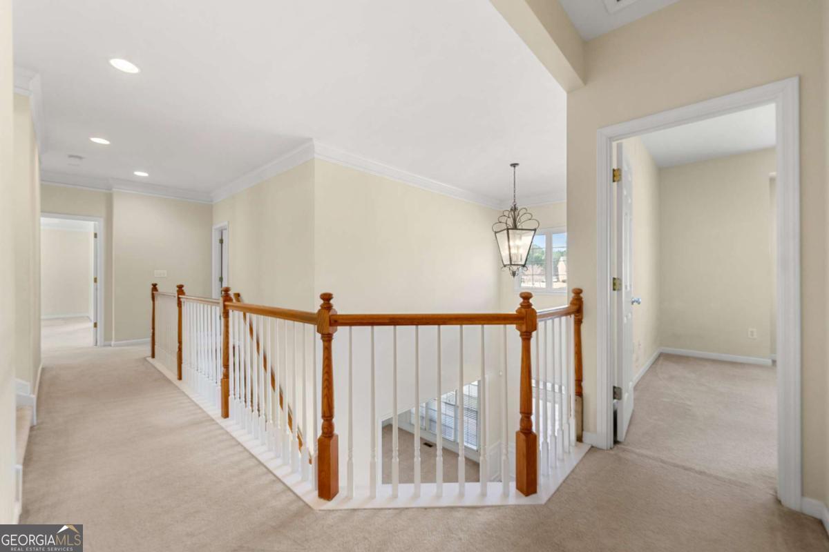 Lakefield Manner - Residential