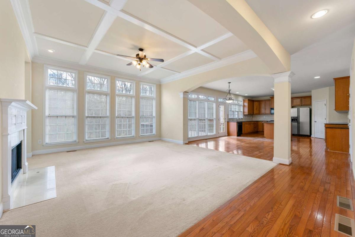 Lakefield Manner - Residential