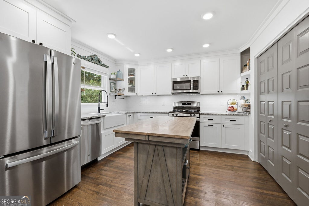 Photo of 2344 Old Spring Road SE, Smyrna, GA 30080 (MLS # 10825670)