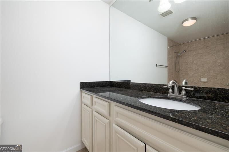 Atlanta, Georgia 30319, United States, 2 Bedrooms Bedrooms, ,3 BathroomsBathrooms,Residential,Active,21229