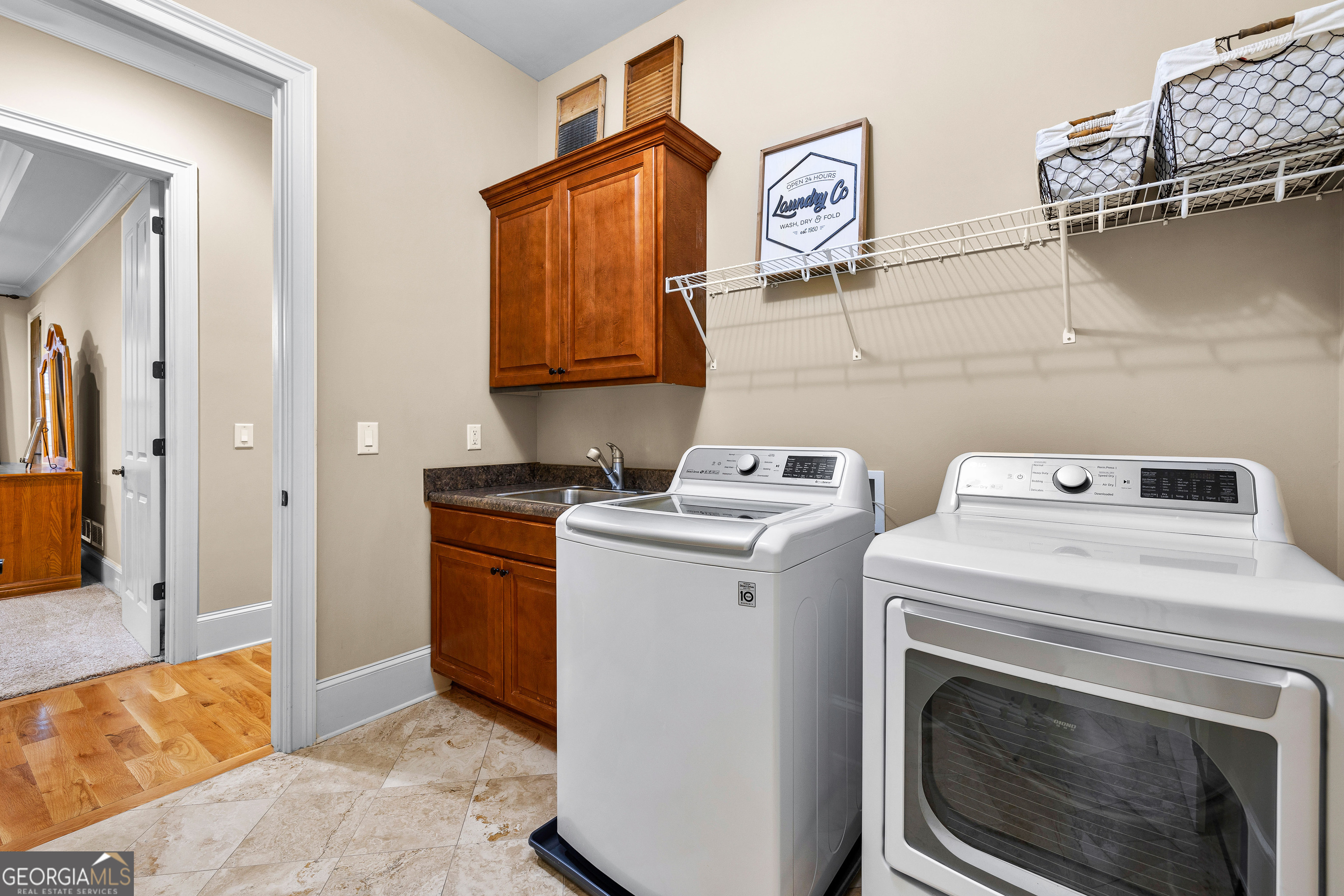 Fayetteville, Georgia 30215, United States, 5 Bedrooms Bedrooms, ,5 BathroomsBathrooms,Residential,Active,248620