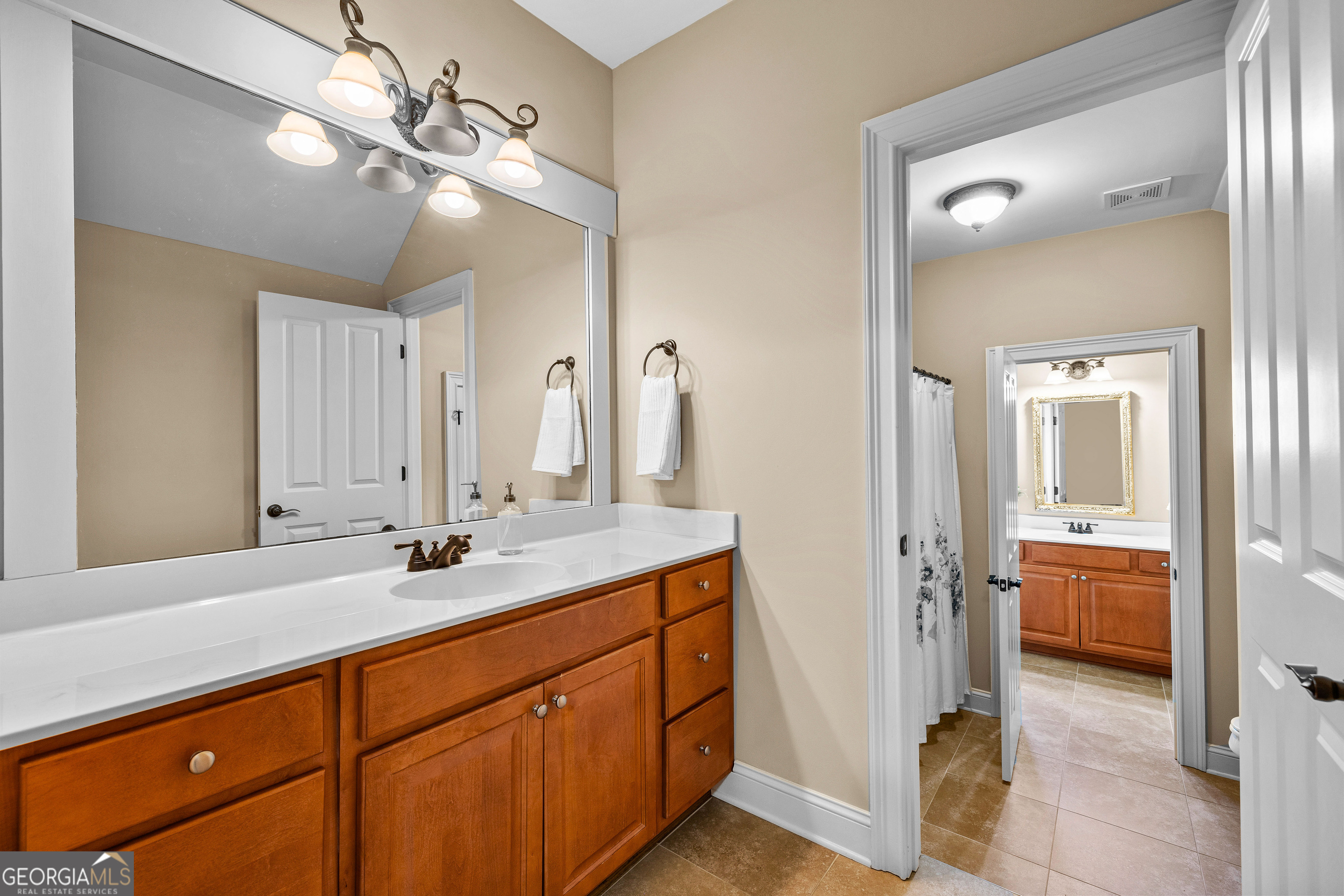 Fayetteville, Georgia 30215, United States, 5 Bedrooms Bedrooms, ,5 BathroomsBathrooms,Residential,Active,248620