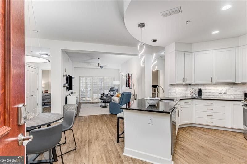 200 River Vista DR 713