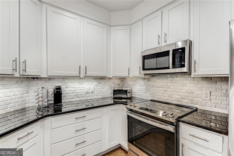 200 River Vista DR 713