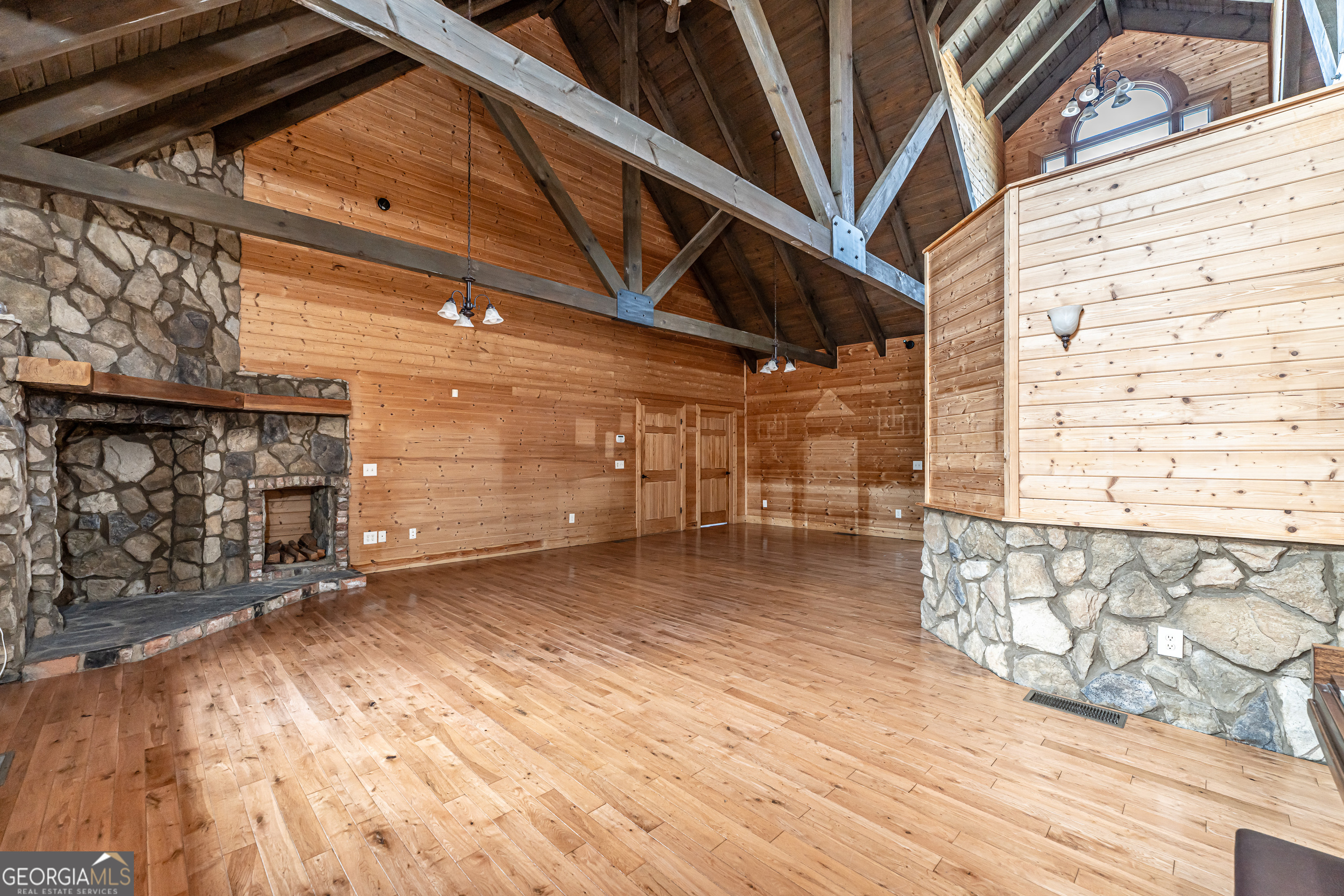 1863 New Rosedale RD NE