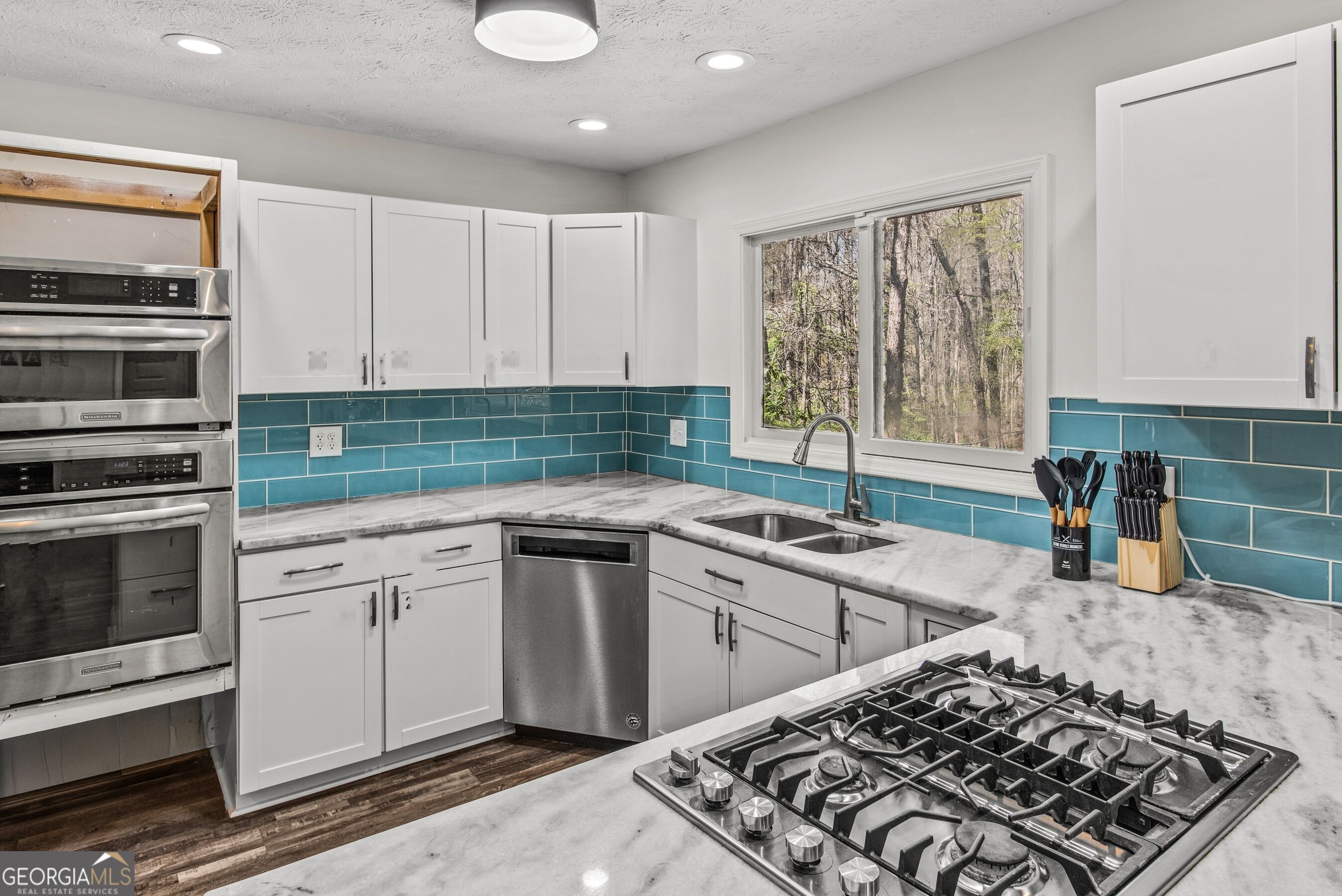 330 Winterberry DR