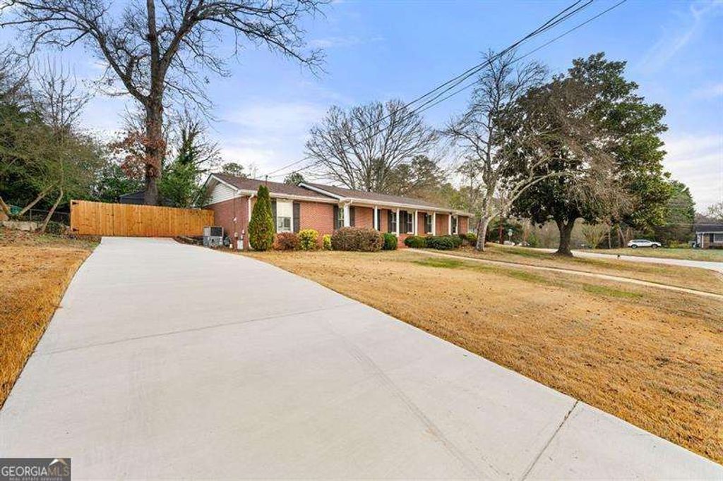 Photo of 161 Deerwood Circle, Smyrna, GA 30082 (MLS # 10669422)