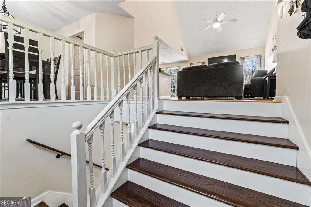 242 Birch CIR
