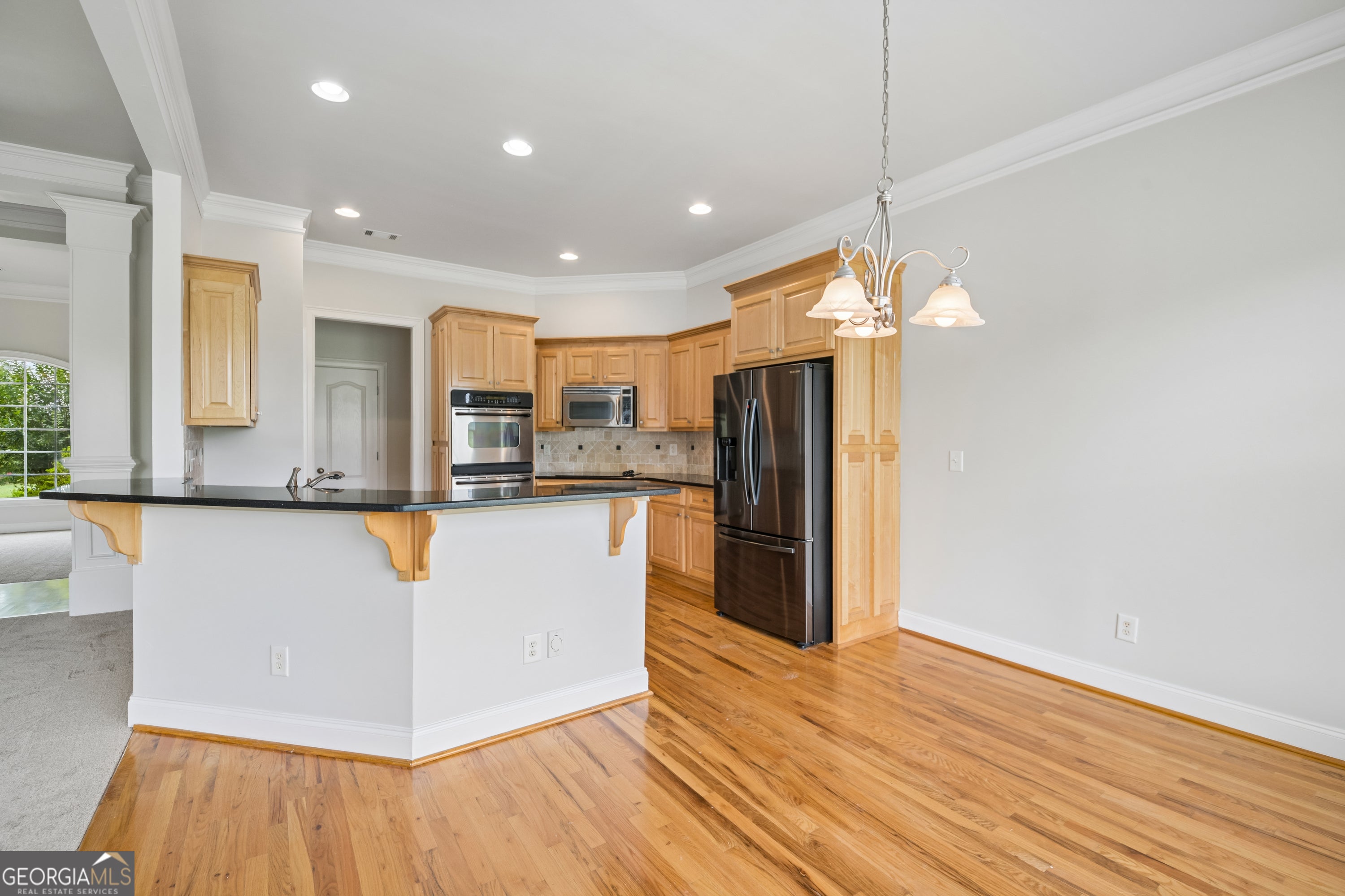 1040 E Magnolia LOOP