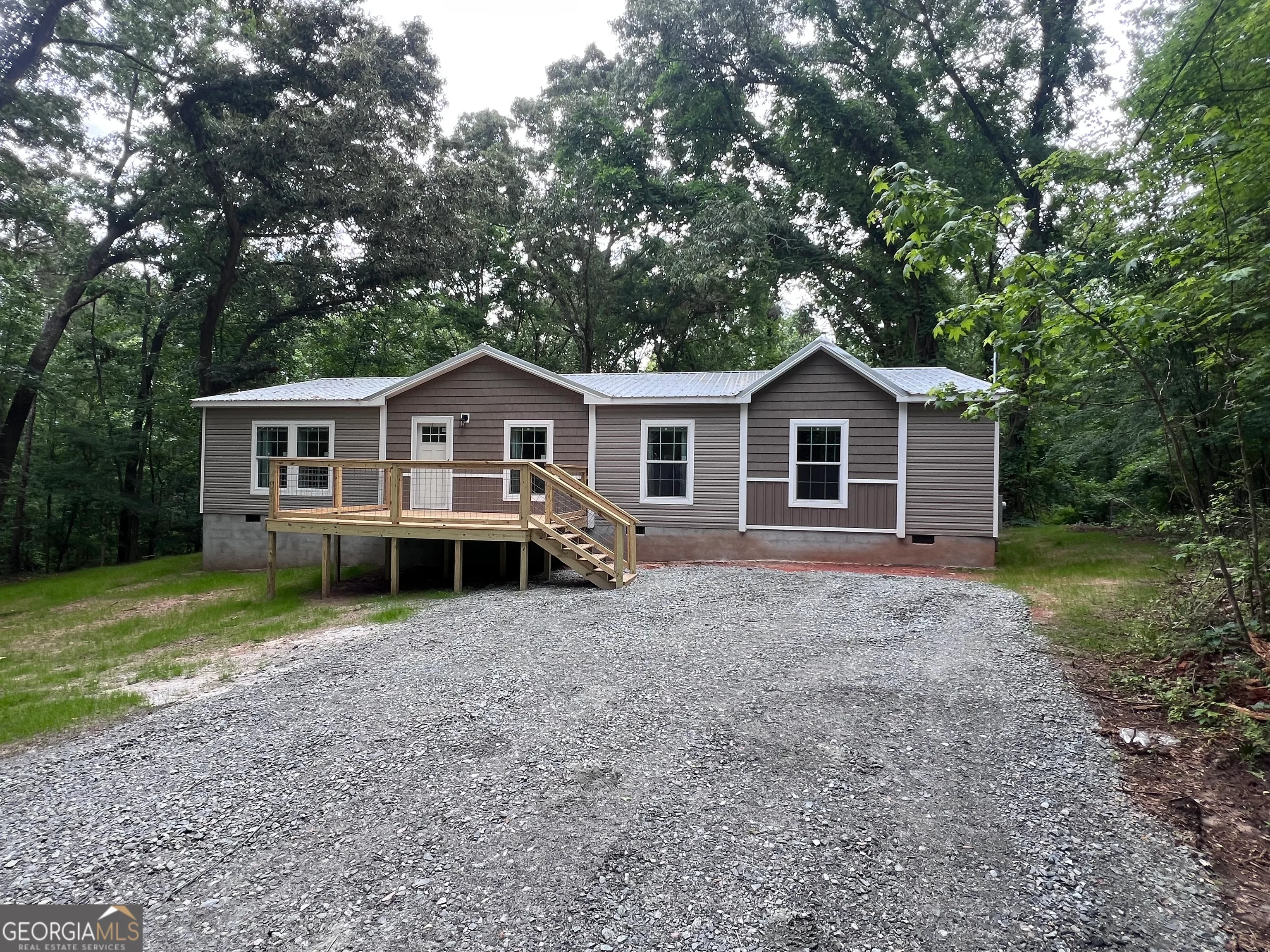 112 Autumn Lane NE