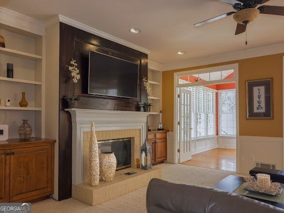353 Lake Forest CT