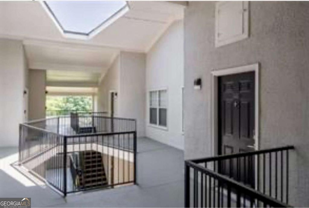 Photo of 1150 Collier Road NW #6H, Atlanta, GA 30318 (MLS # 10680349)