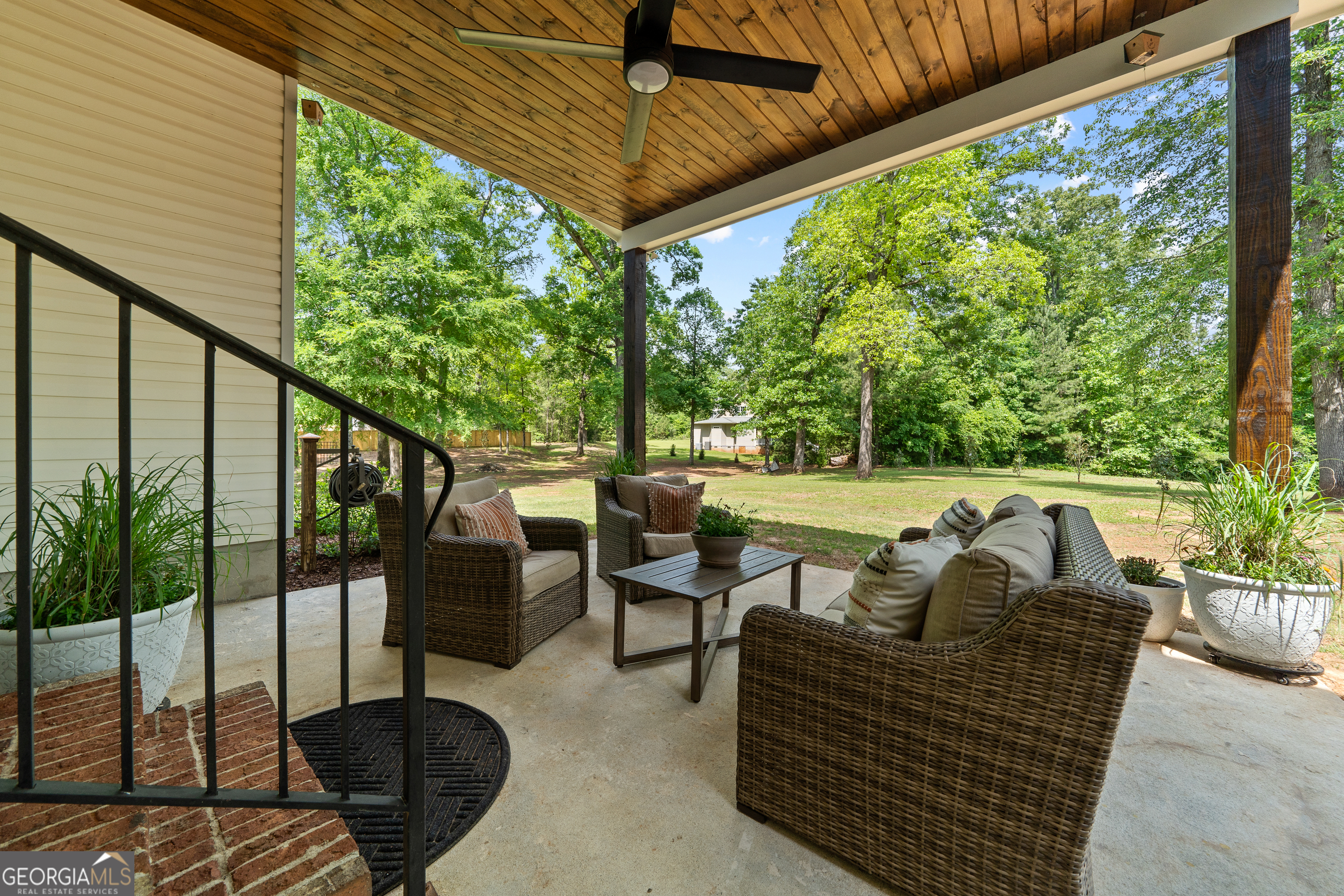 104 Old Oak DR