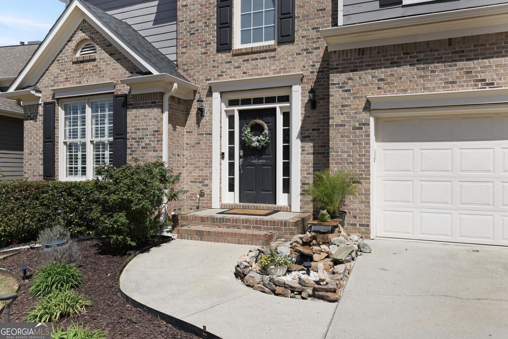 Photo of 5742 Vinings Retreat Way SW, Mableton, GA 30126 (MLS # 10717988)