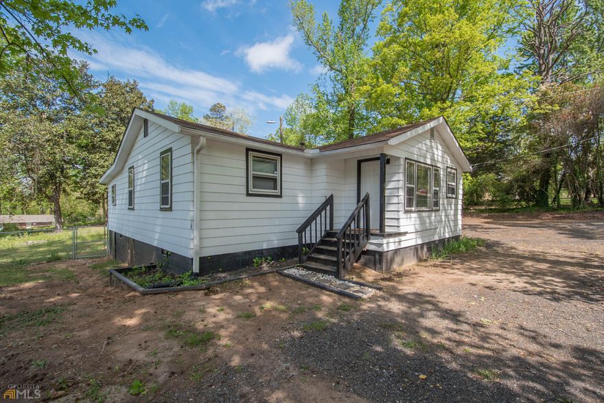 SUMMER IS HERE AND SO IS THE LAKE! ACCESS TO SWAN LAKE WITH THIS ONE! HERE YOU HAVE IT!! Home has been refurbished and converted to all electric! Affordable with plenty of potential. A renovation loan allows you to put your own twist on it. Fenced back yard with plenty of room for outside enjoyment, storage/work shed or whatever your needs are. LOOKING FOR A GREAT DEAL? LOOK NO FURTHER!