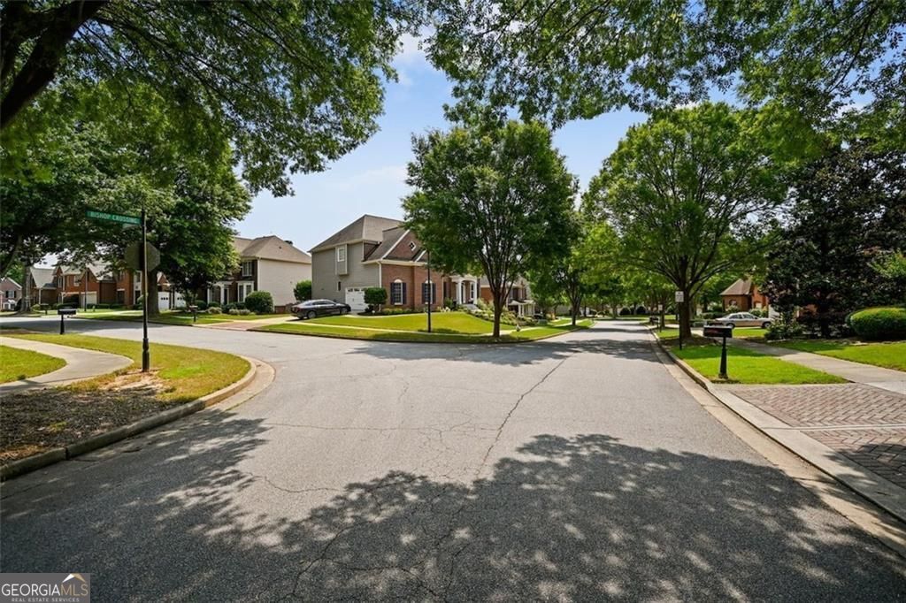 828 Ivy CV NE